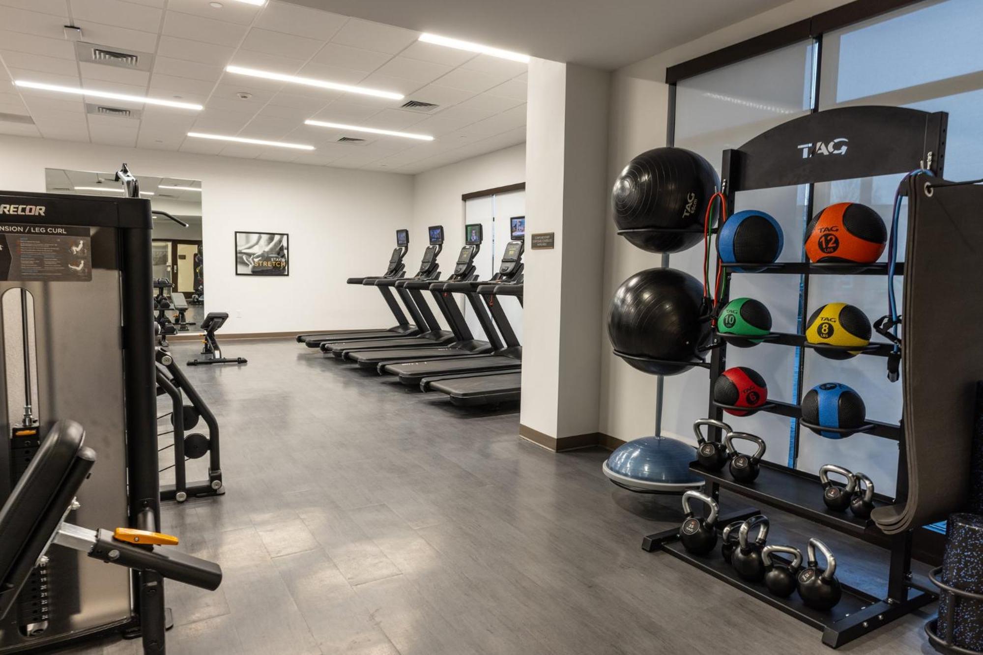 Staybridge Suites Greenville - Medical Center By Ihg Ngoại thất bức ảnh